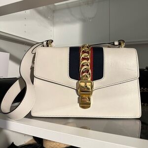 Gucci Sylvie Bag Pre owned (small)